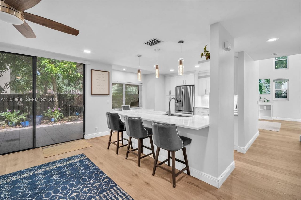 1651 NW 104th Ave , Plantation, FL 33322 Photo