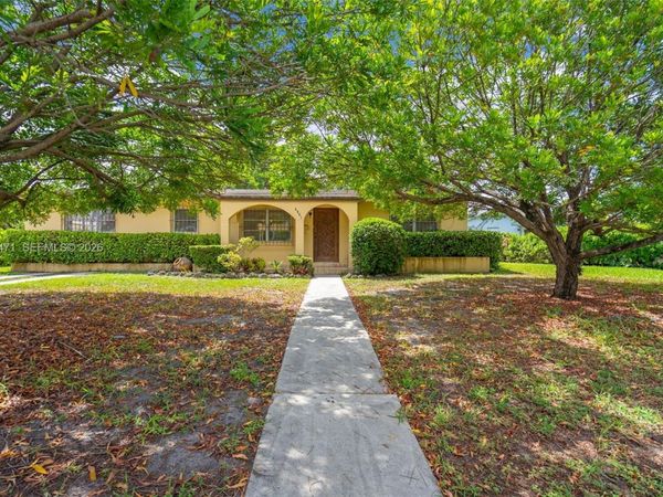 4901 SW 97th Ave , Miami, FL 33165