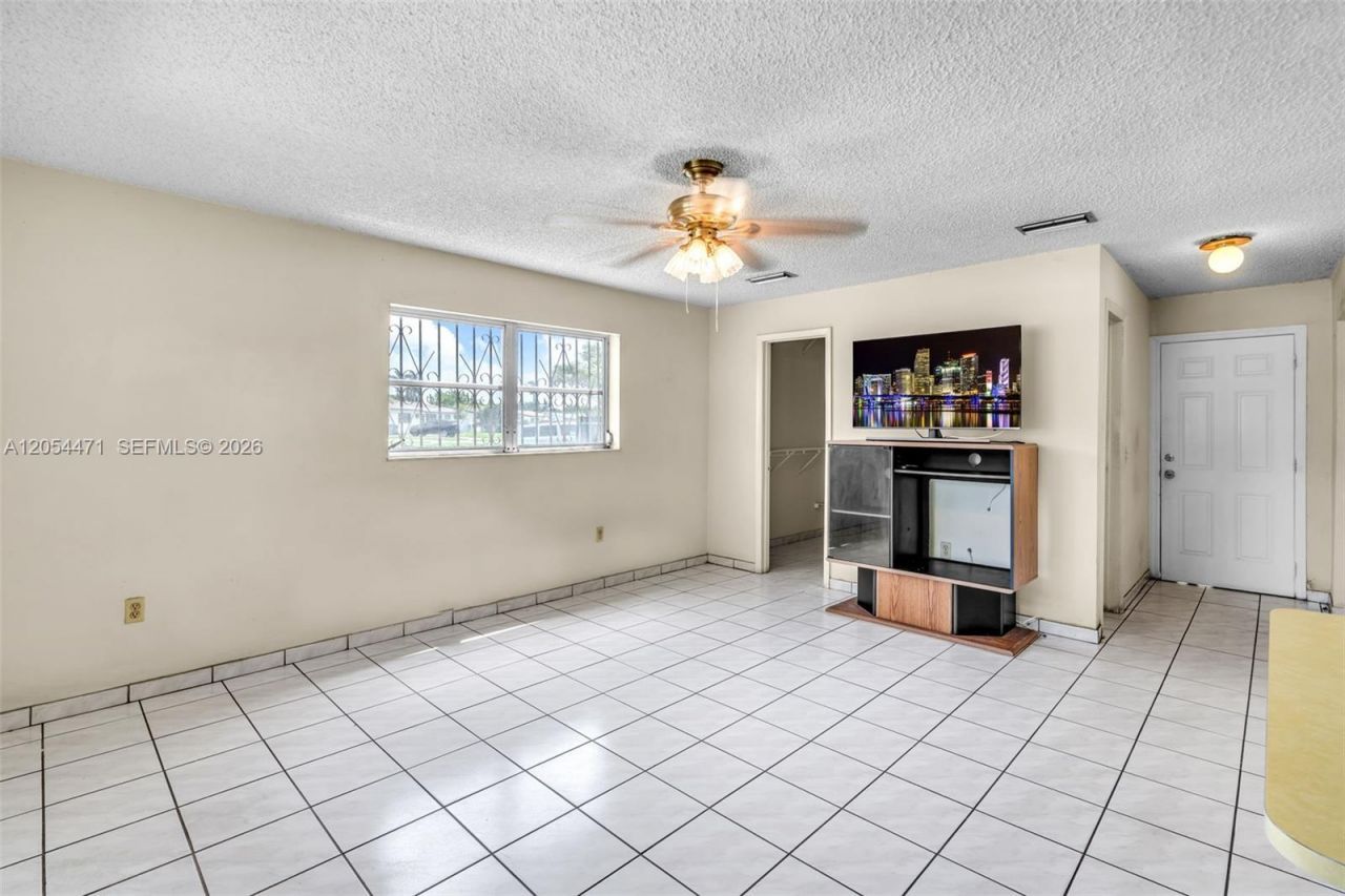 4901 SW 97th Ave , Miami, FL 33165 Photo