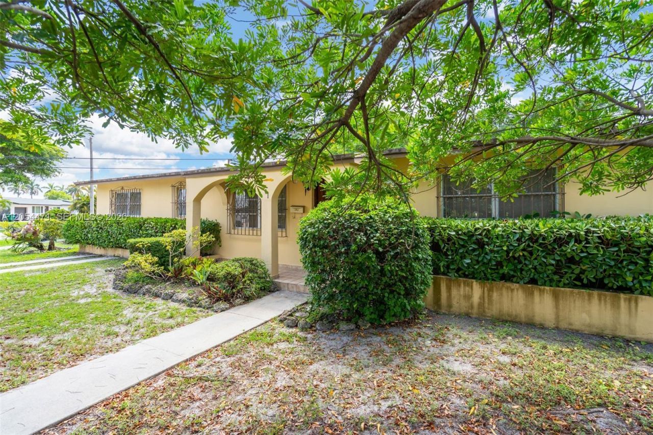 4901 SW 97th Ave , Miami, FL 33165 Photo