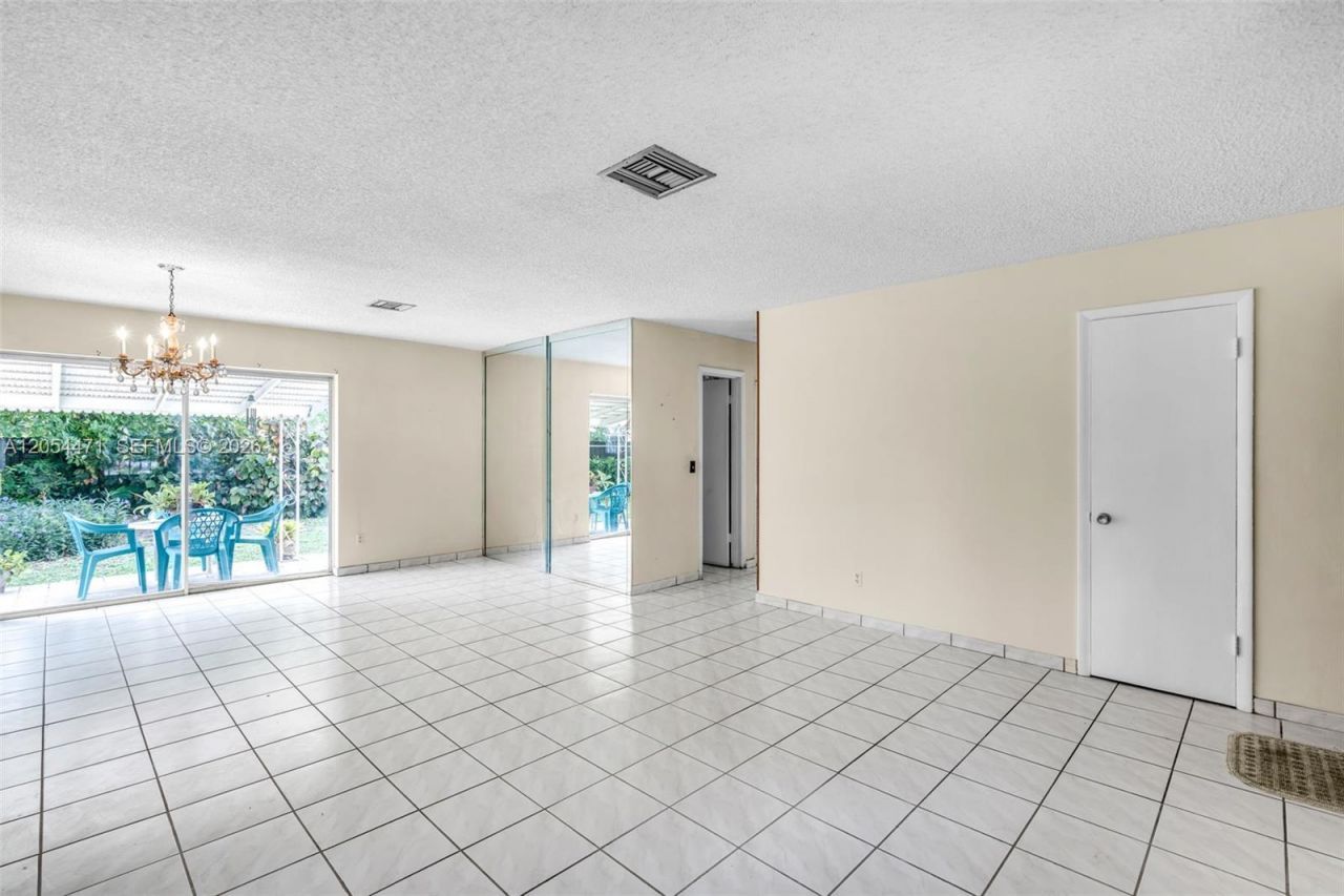 4901 SW 97th Ave , Miami, FL 33165 Photo