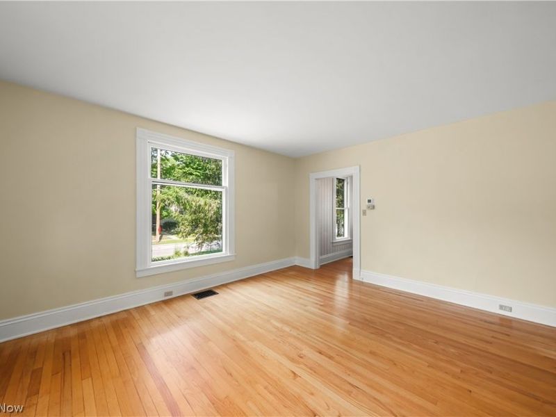 83 S Cedar Street, Oberlin, OH 44074 Photo 4