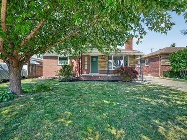 22809 Harper Lake Avenue, St. Clair Shores, MI 48080