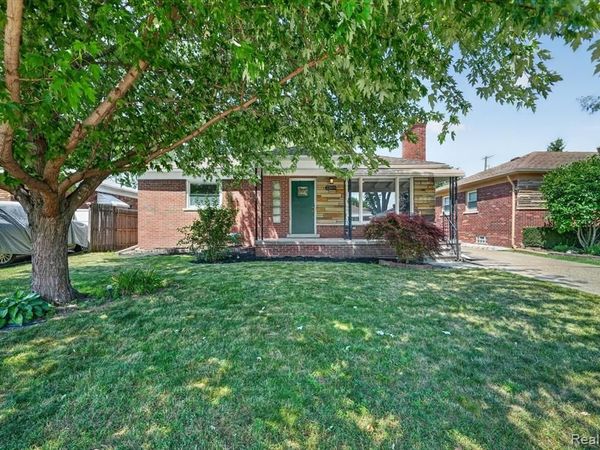 22809 Harper Lake Avenue, St. Clair Shores, MI 48080