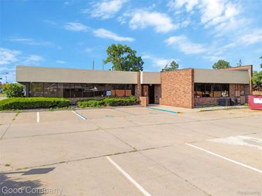 18200 E 10 Mile Road, Eastpointe, Mi 48021