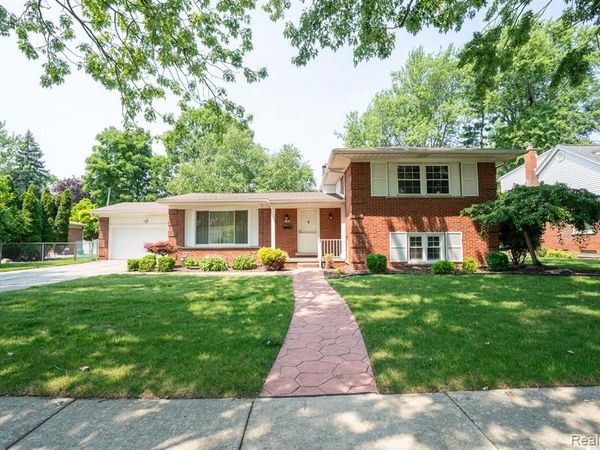 1880 Waverly Street, Trenton, MI 48183