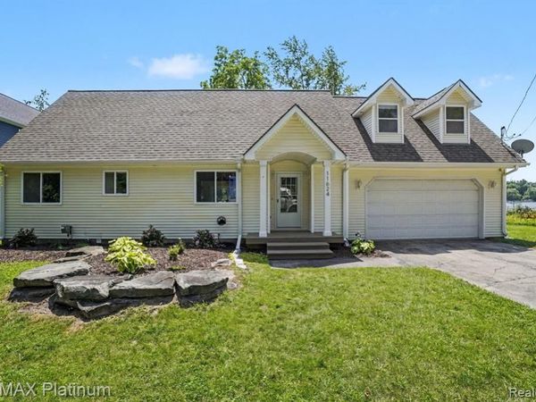 11624 ISLAND COURT , Hartland Twp, MI 48353