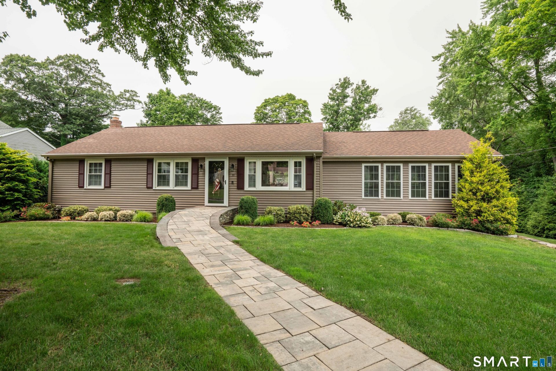 39 Gail, Farmington, CT 06032 Main Photo