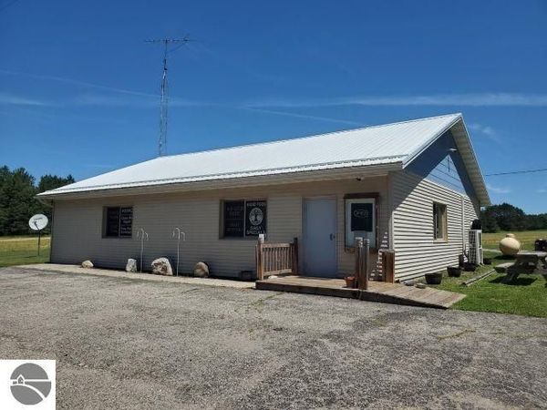 5827 M-76 S, Alger, MI 48610