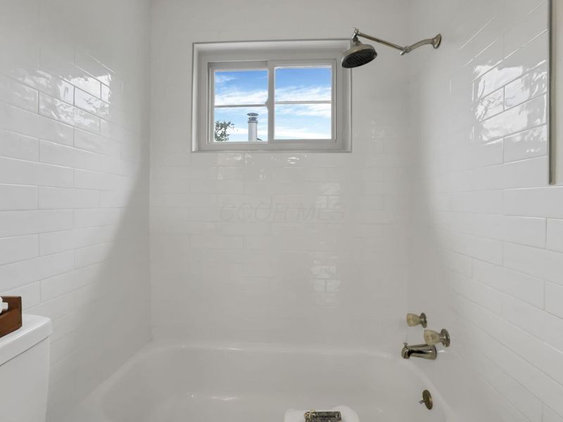 1810 Kings Court, Unit B, Columbus, OH 43212 Photo 14