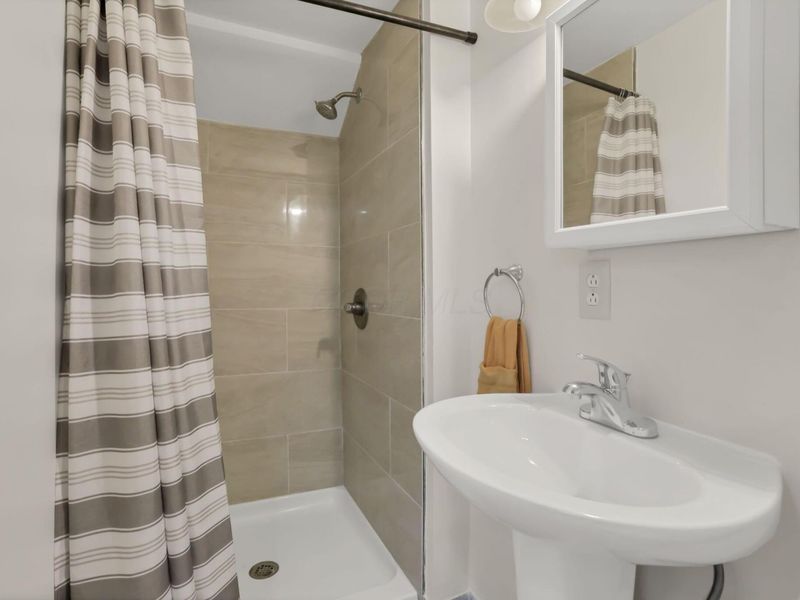 1810 Kings Court, Unit B, Columbus, OH 43212 Photo 20