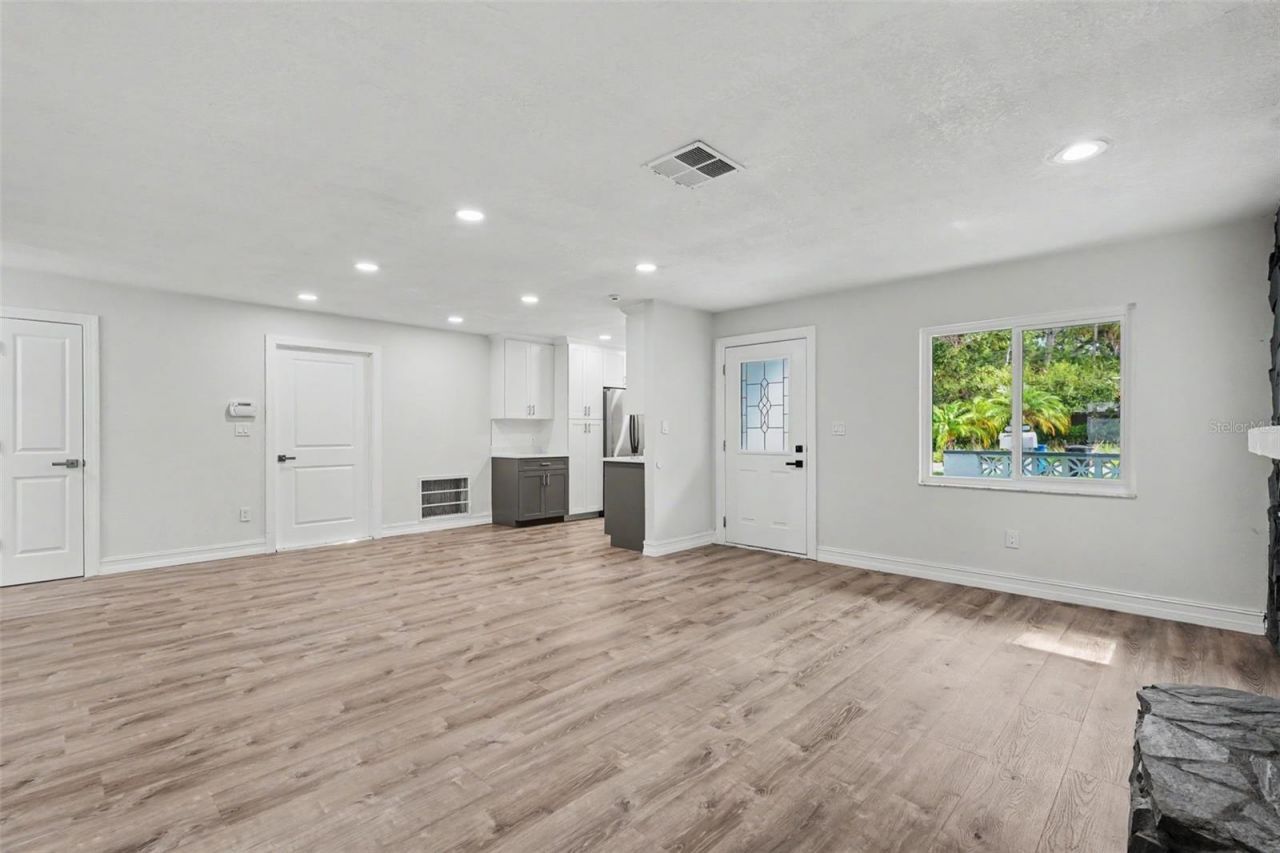 8170 22nd Avenue N, Saint Petersburg, FL 33710 Photo
