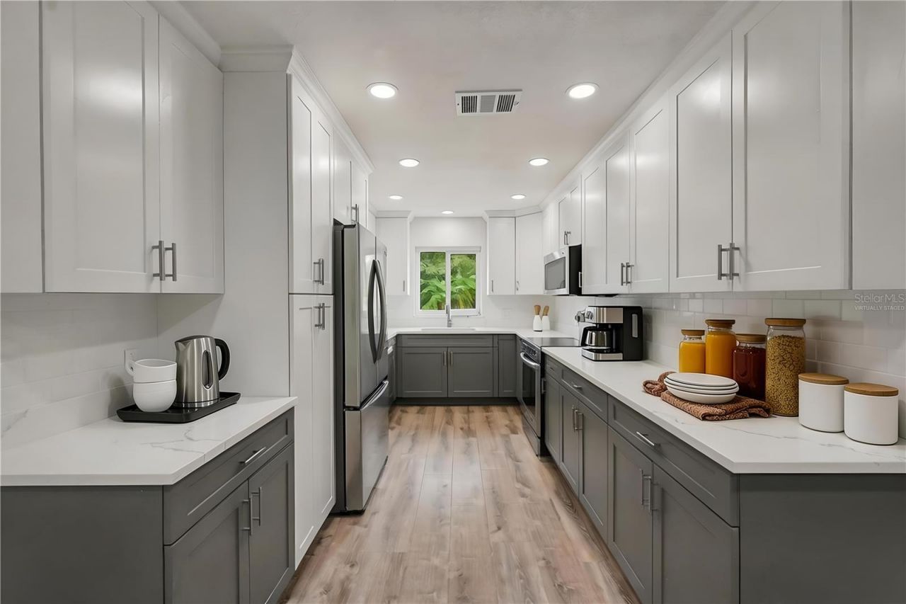8170 22nd Avenue N, Saint Petersburg, FL 33710 Photo
