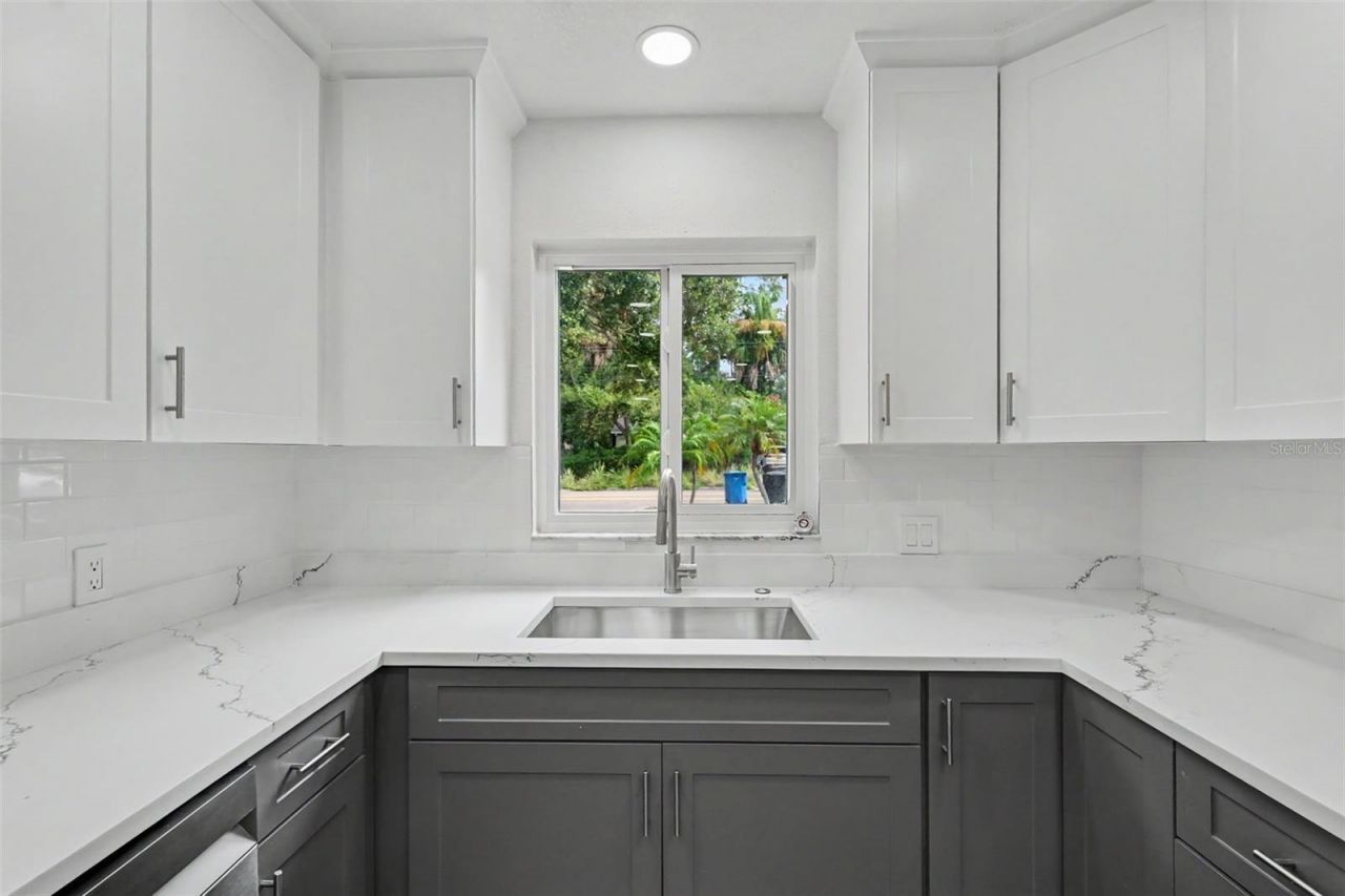 8170 22nd Avenue N, Saint Petersburg, FL 33710 Photo