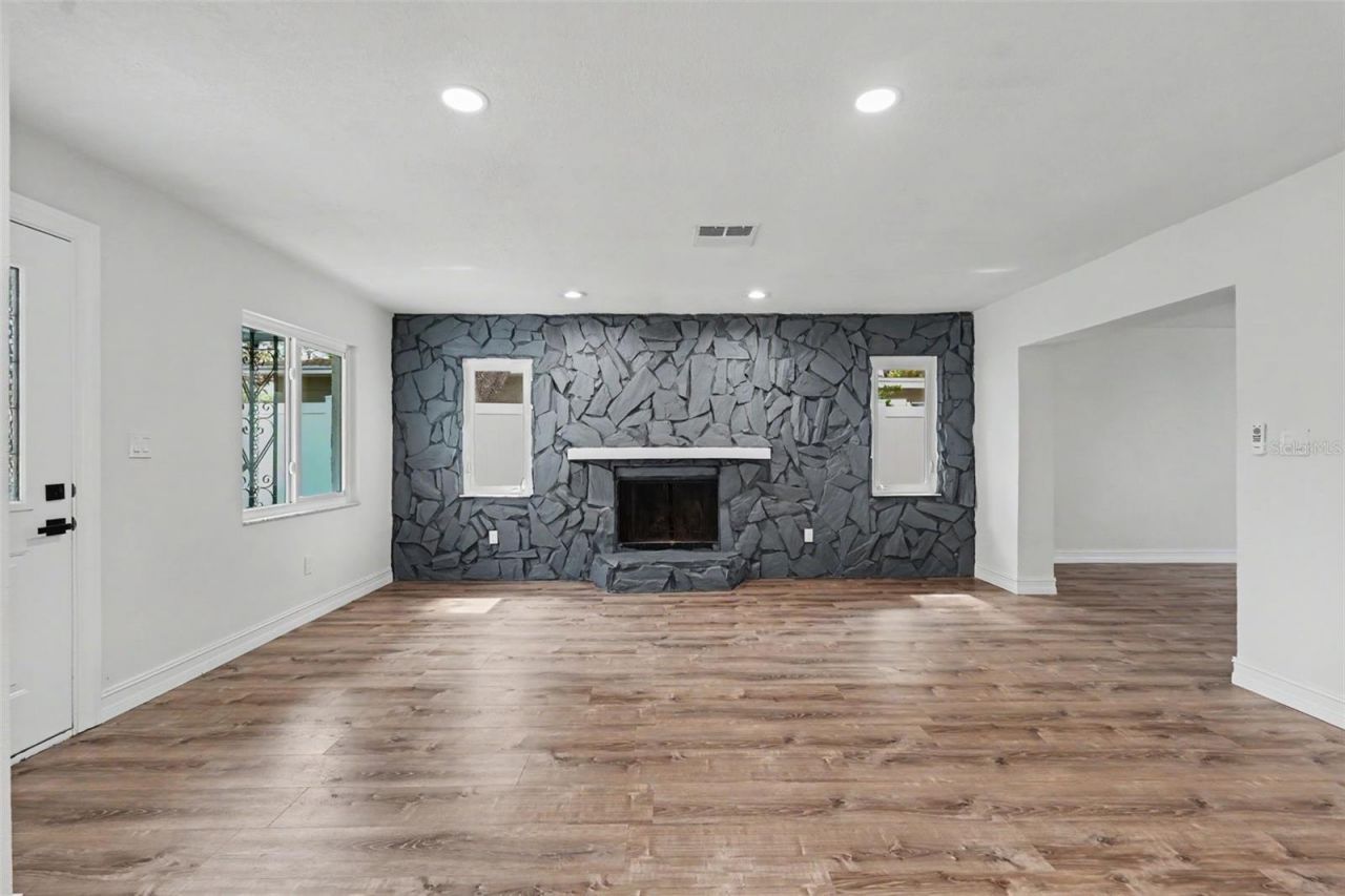 8170 22nd Avenue N, Saint Petersburg, FL 33710 Photo