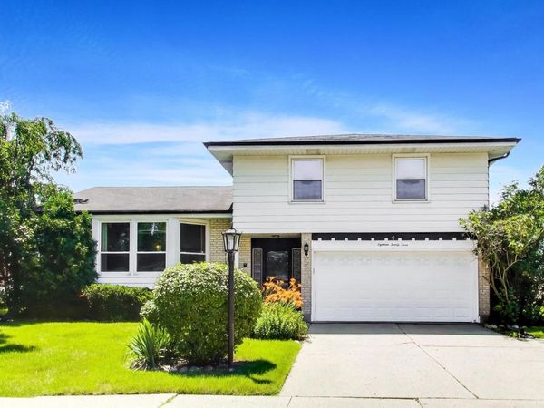1823 E CAMP MCDONALD Road , Mount Prospect, IL 60056