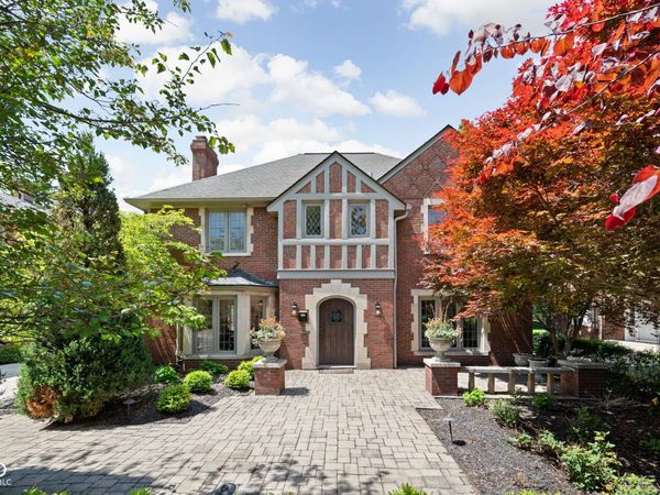 5344 N Pennsylvania Street , Indianapolis, IN 46220