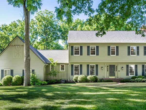 1045 Maxwell Lane, Zionsville, IN 46077