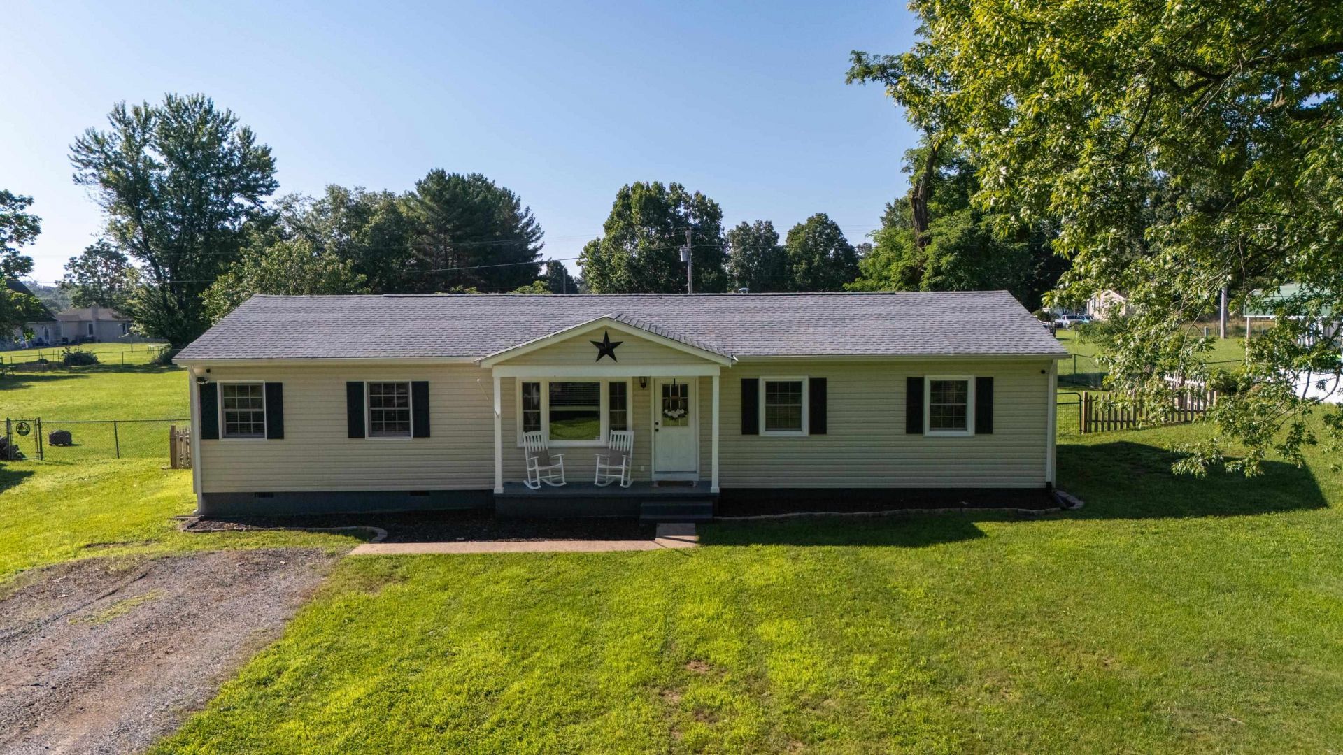 440 DRY BRANCH RD, CHURCHVILLE, VA 24421