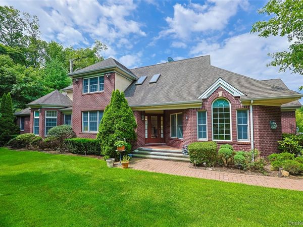 14 Belvedere Court , North Hills, NY 11030