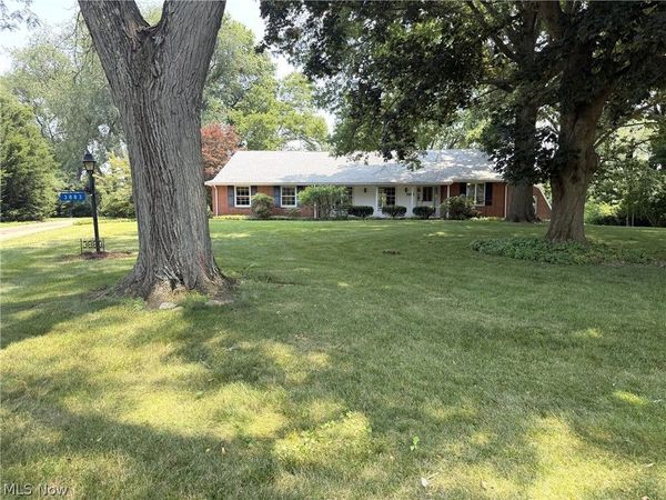 3883 Croydon Drive NW, Canton, OH 44718