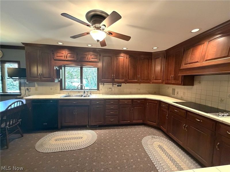 3883 Croydon Drive NW, Canton, OH 44718 Photo 6