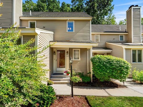 213 Brickett Hill Circle, Unit 213, Haverhill, MA 01830