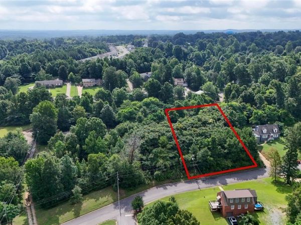 611 34th Avenue E, Tuscaloosa, AL 35404
