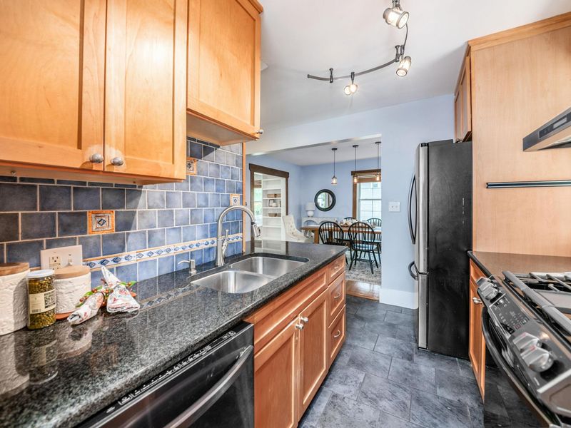 111 Erie Road, Columbus, OH 43214 Photo 17