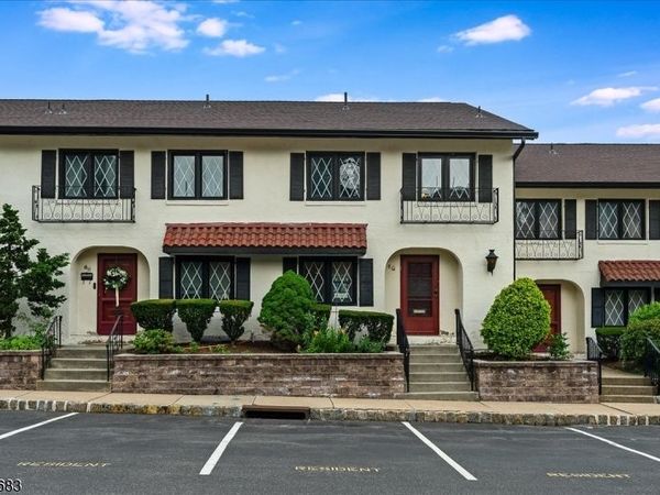 8 Dorado Dr, Morristown, NJ 07960