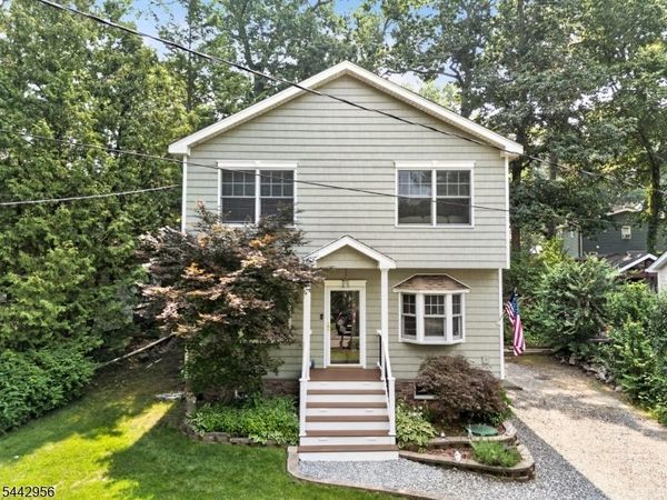 3 Elm Pl, Ringwood, NJ 07456