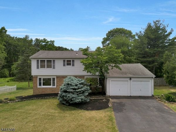 19 Renfro Rd, Franklin, NJ 08873