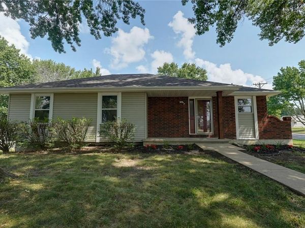 501 W McDowell Avenue, Odessa, MO 64076