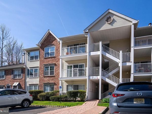 27 CHAMBORD COURT , HAMILTON, NJ 08619