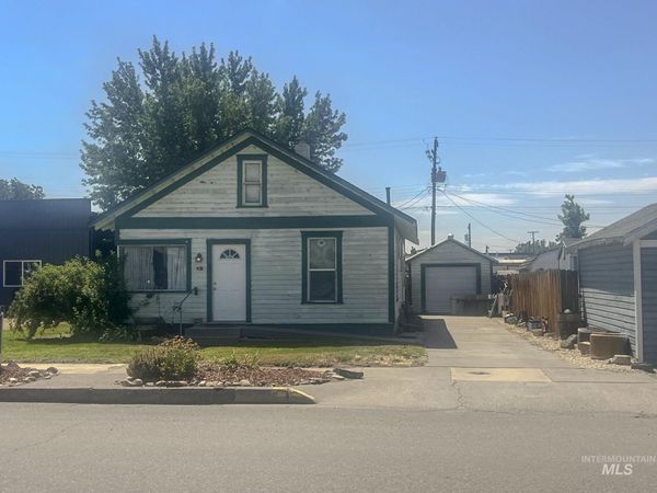 23 E 2nd Ave, Glenns Ferry, ID 83623