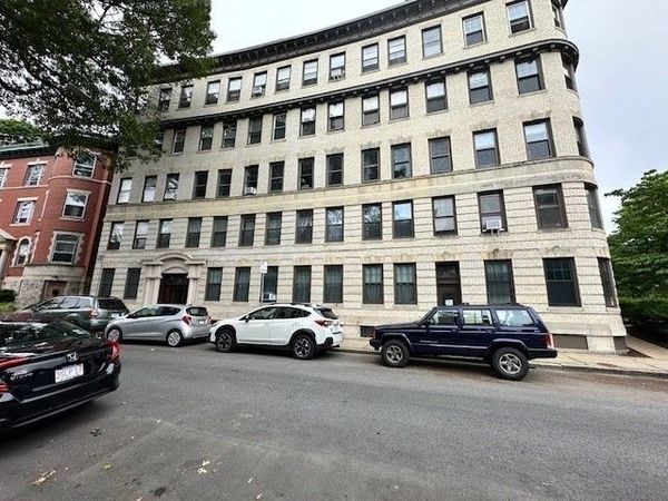5 Breamore Rd, Unit R, Boston, MA 02135