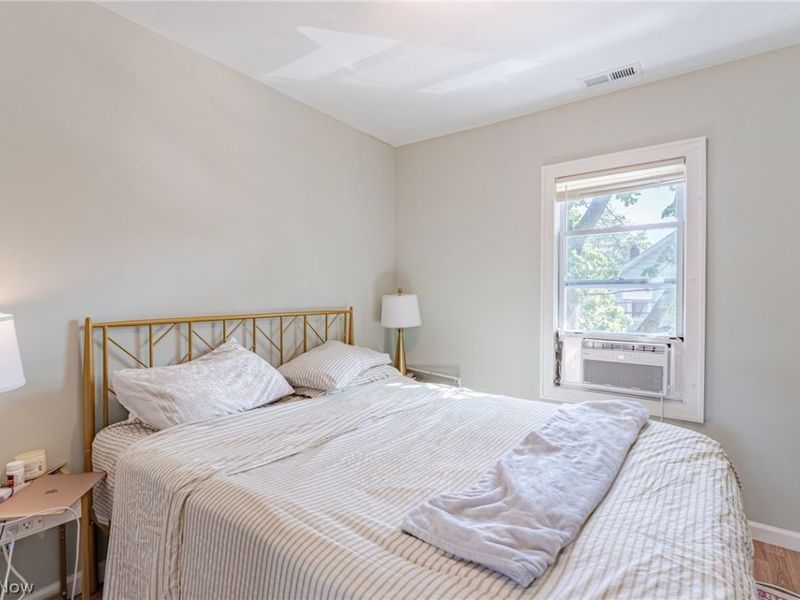 1616 E 33rd Street , Cleveland, OH 44114 Photo 9