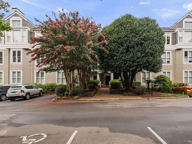 1000 Brighthurst Drive, Unit 304, Raleigh, NC 27605