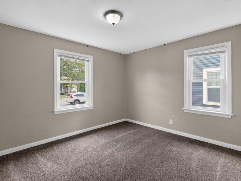 1692 E Kossuth Street , Columbus, OH 43206 Photo 11