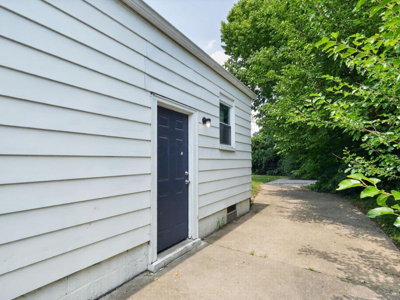 1692 E Kossuth Street , Columbus, OH 43206 Photo 5