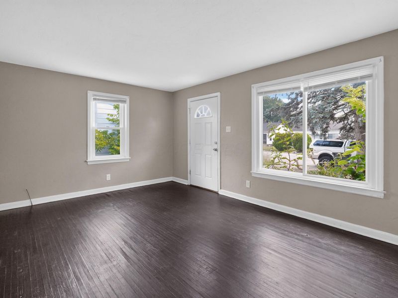1692 E Kossuth Street , Columbus, OH 43206 Photo 7