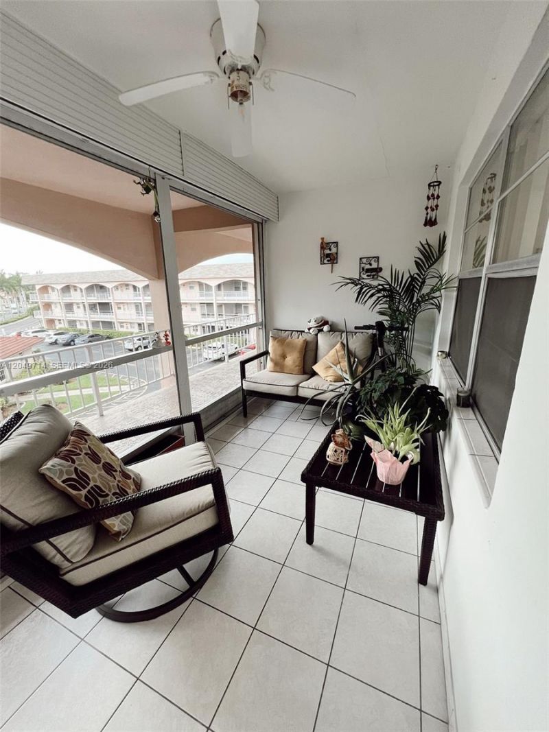 501 Blue Heron Dr , Unit 314-A, Hallandale Beach, FL 33009 Photo