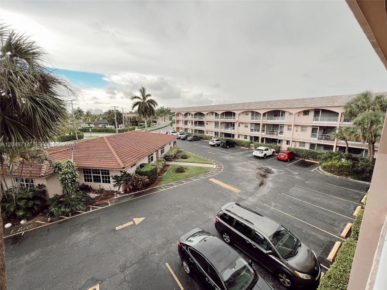 501 Blue Heron Dr , Unit 314-A, Hallandale Beach, FL 33009 Photo