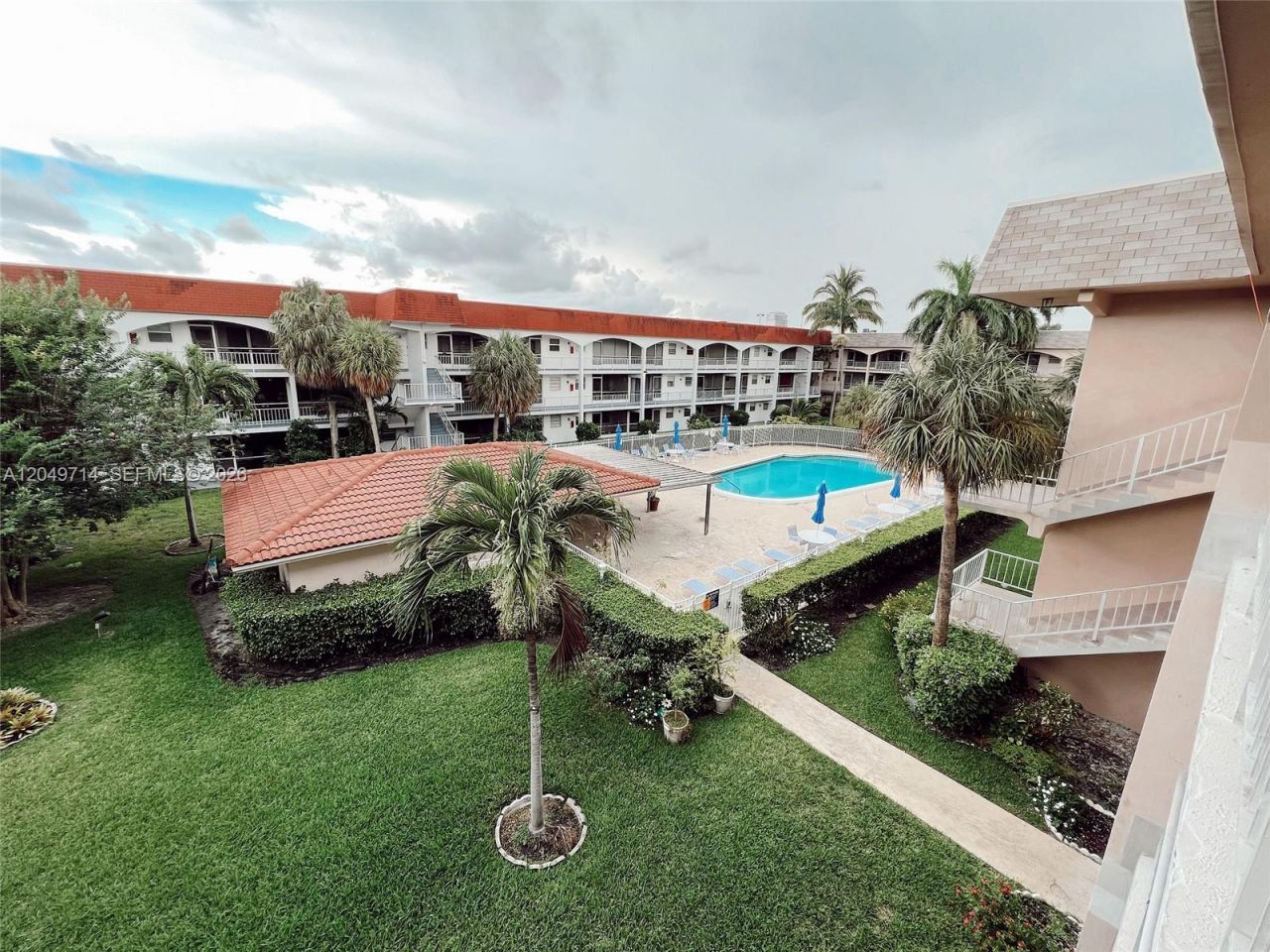 501 Blue Heron Dr , Unit 314-A, Hallandale Beach, FL 33009 Photo