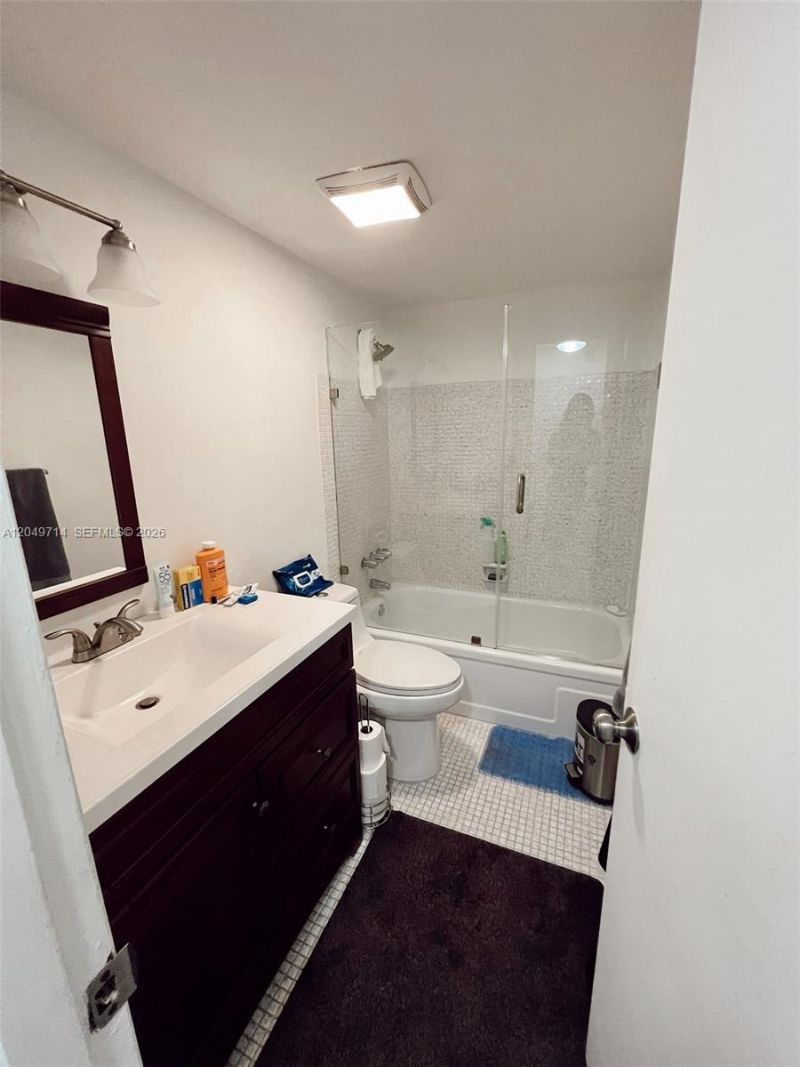 501 Blue Heron Dr , Unit 314-A, Hallandale Beach, FL 33009 Photo