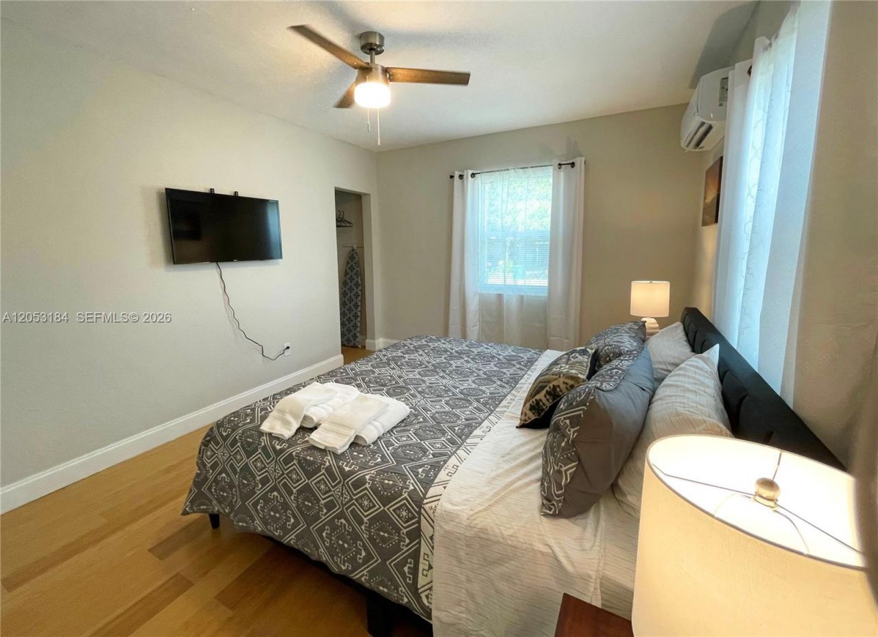 1178 NE 112th St , Unit 1, Miami, FL 33161 Photo