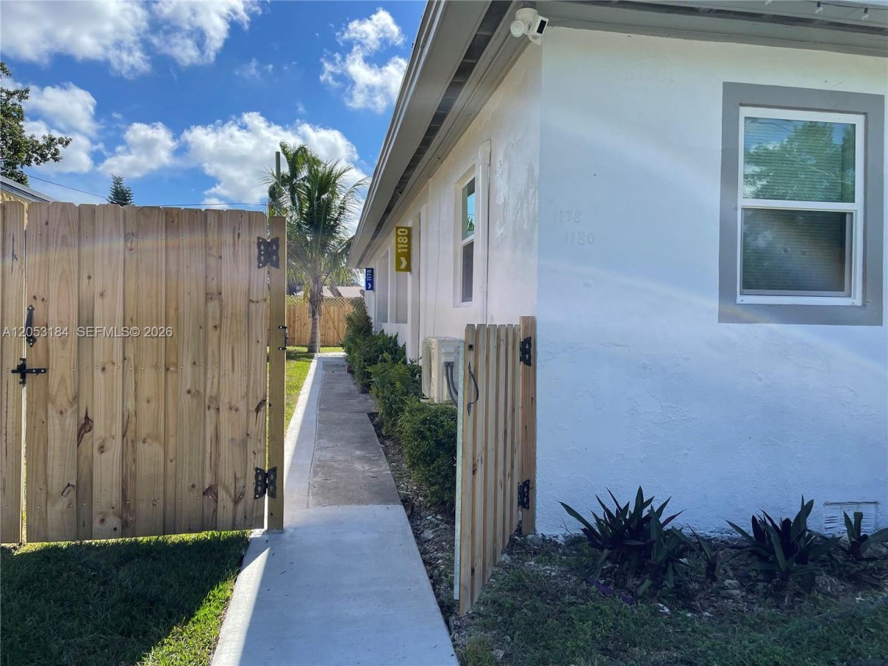 1178 NE 112th St , Unit 1, Miami, FL 33161 Photo