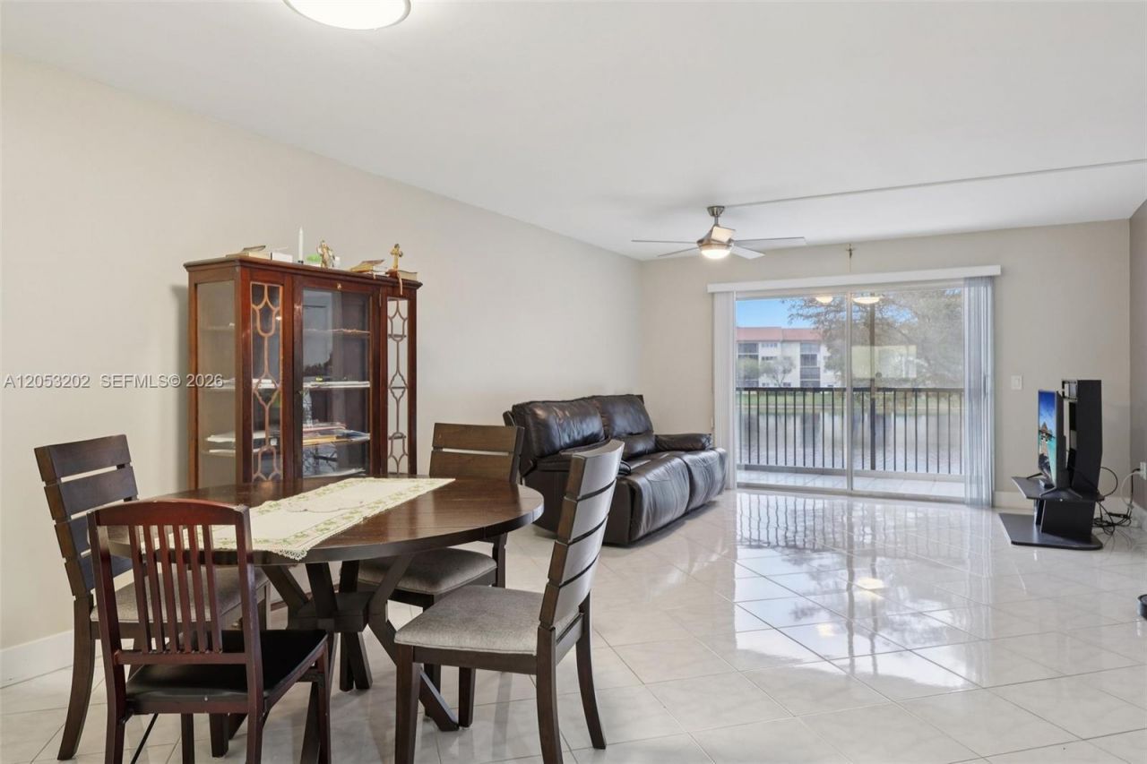 850 SW 138th Ave , Unit 208D, Pembroke Pines, FL 33027 Photo