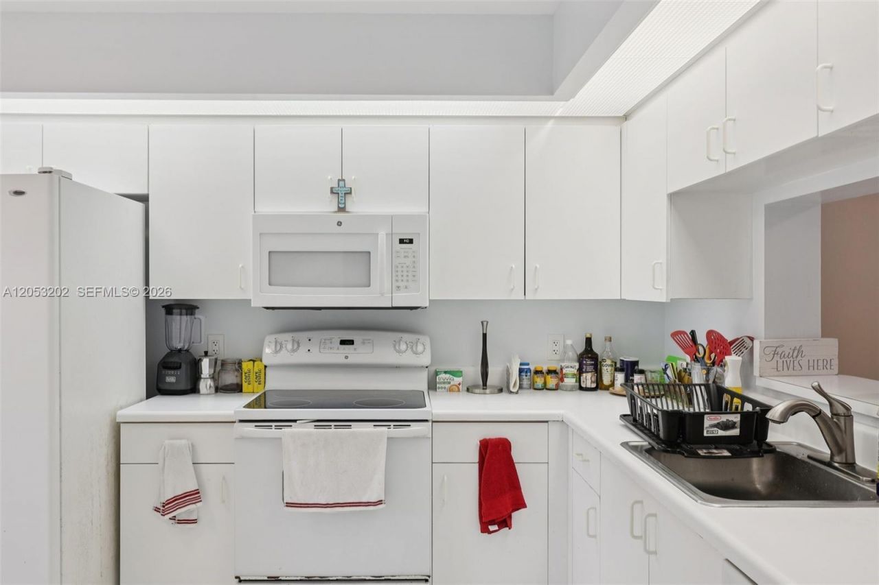 850 SW 138th Ave , Unit 208D, Pembroke Pines, FL 33027 Photo
