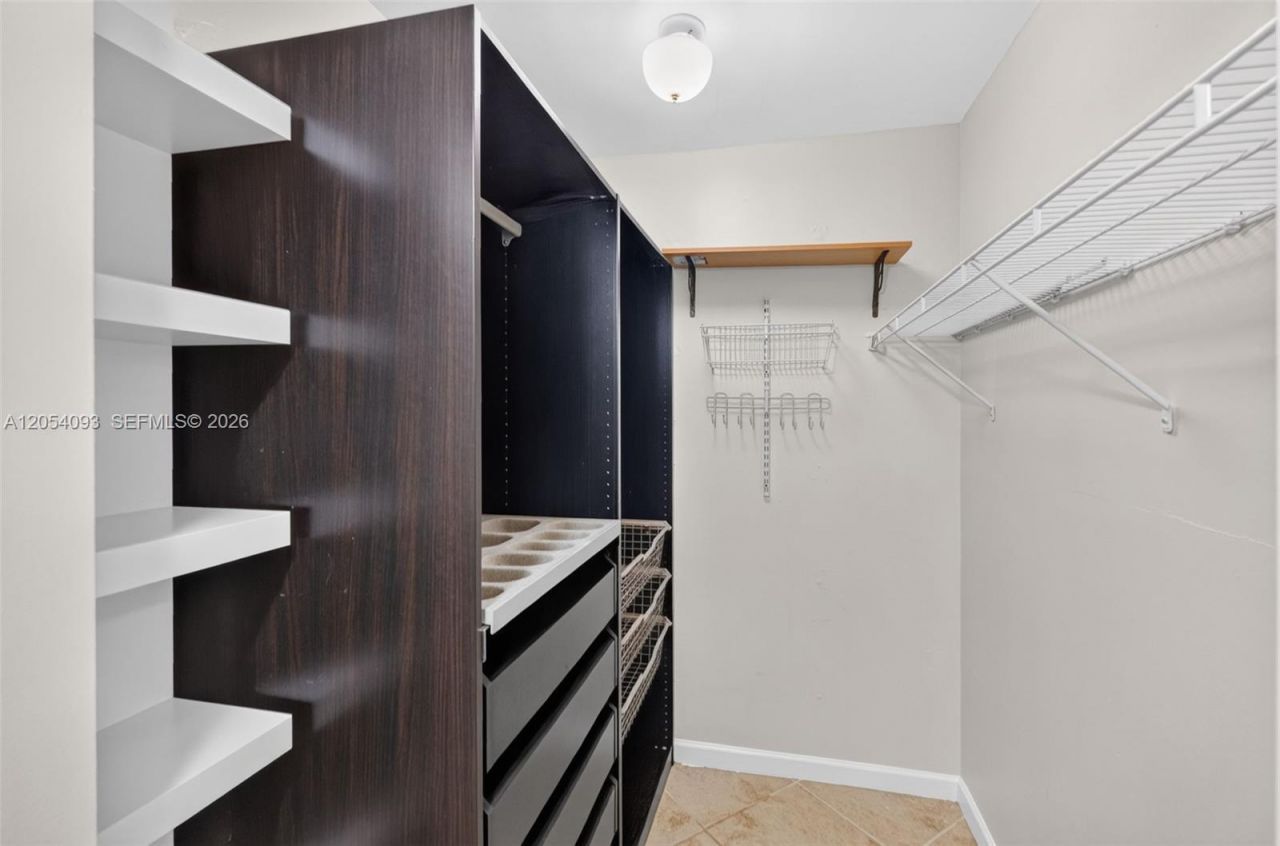 1060 NW 7th St , Unit 205, Miami, FL 33136 Photo
